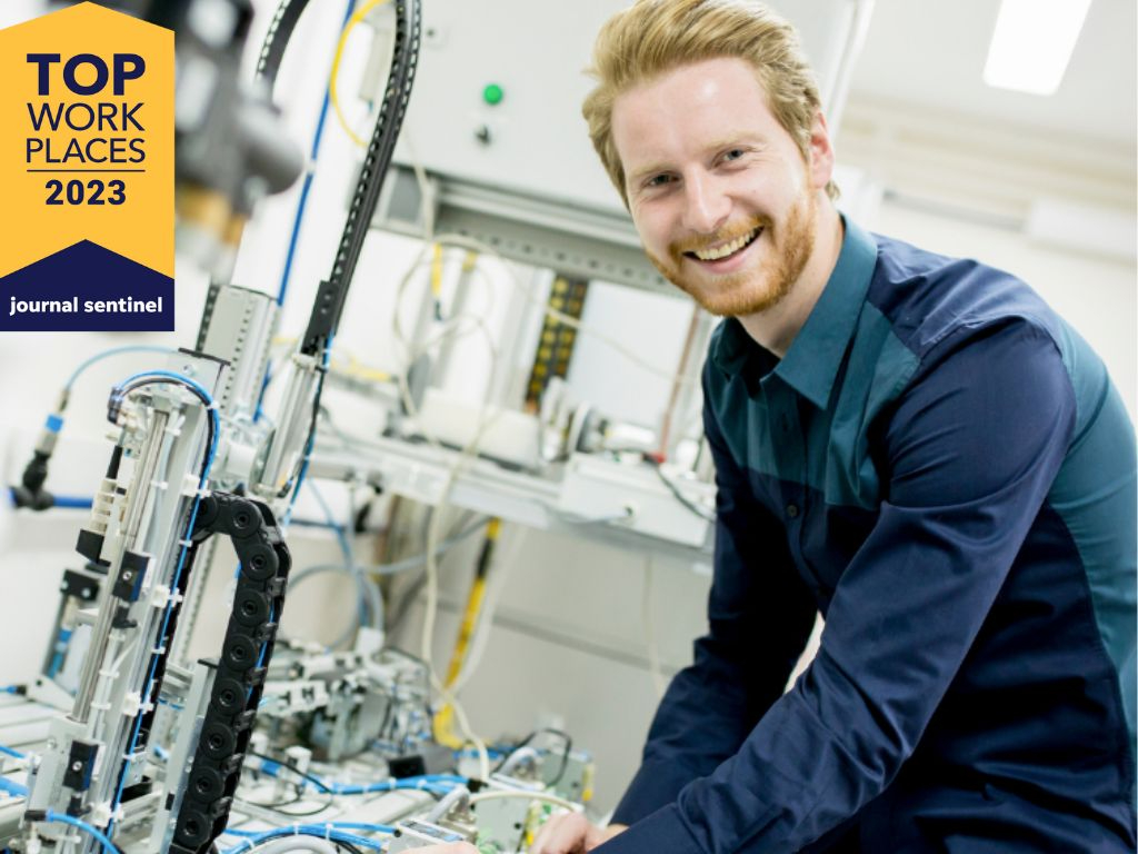 Electrical Engineer Project Leader Electrical Engineer Working
